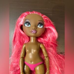 Daria Roselyn Rainbow High Doll